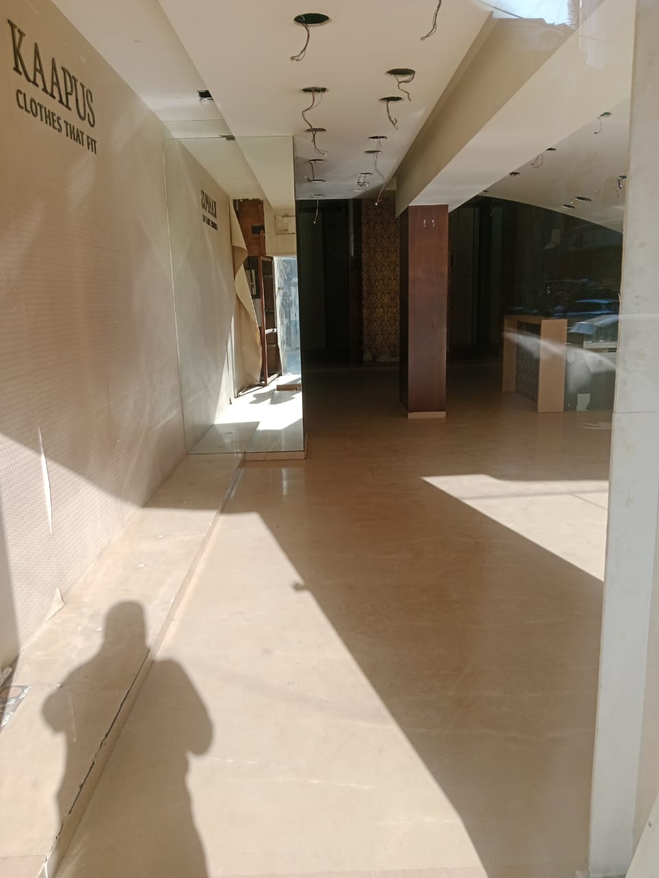 Showroom for Rent in Santacruz West Mumbai