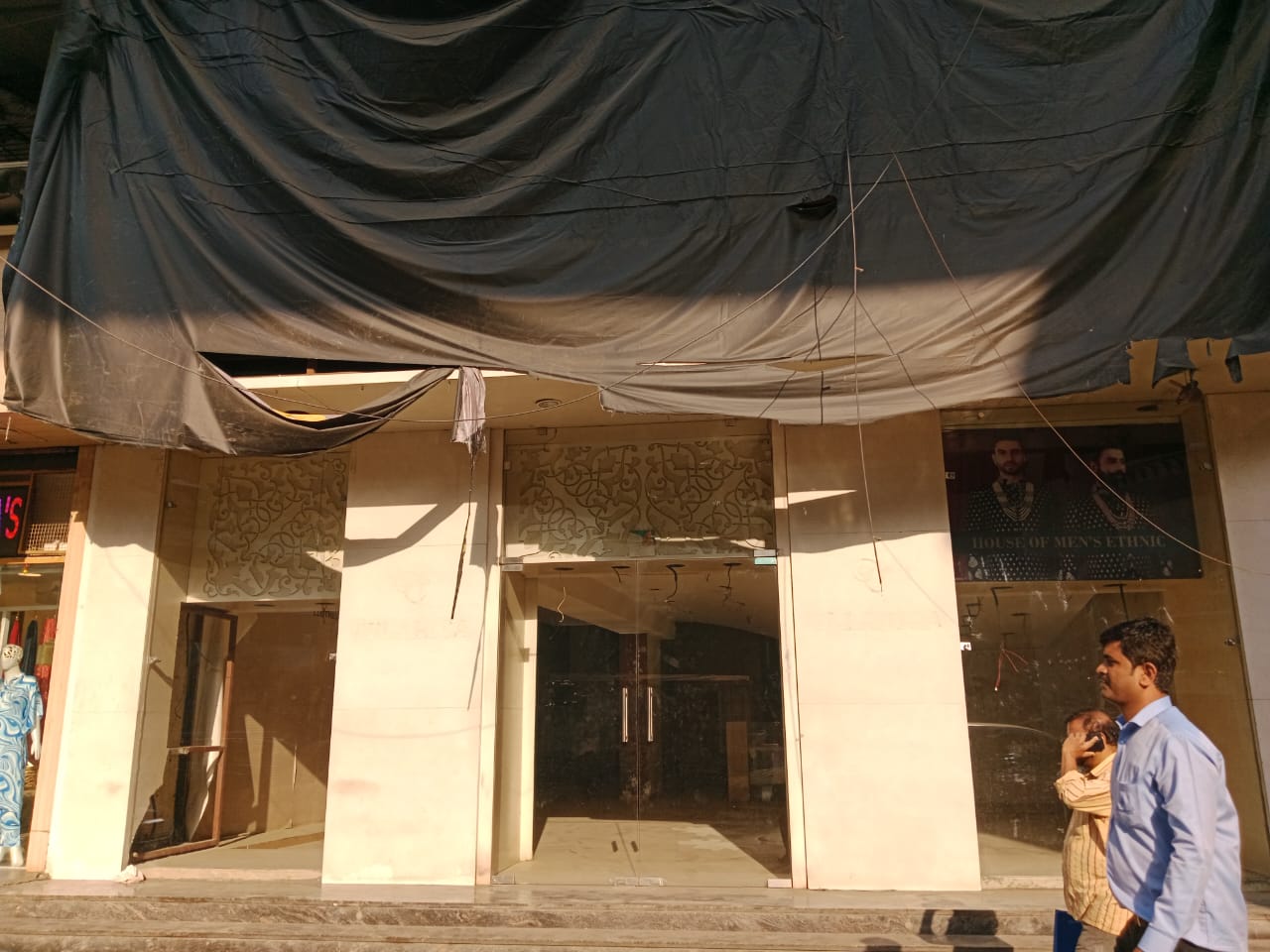 Showroom for Rent in Santacruz West Mumbai