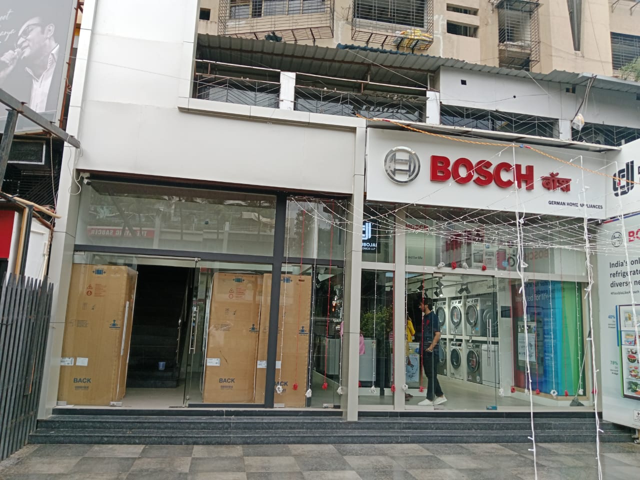 Showroom for Rent in Link  Road Mumbai