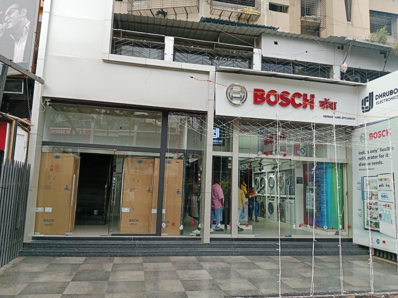Showroom for Rent in Link  Road Mumbai