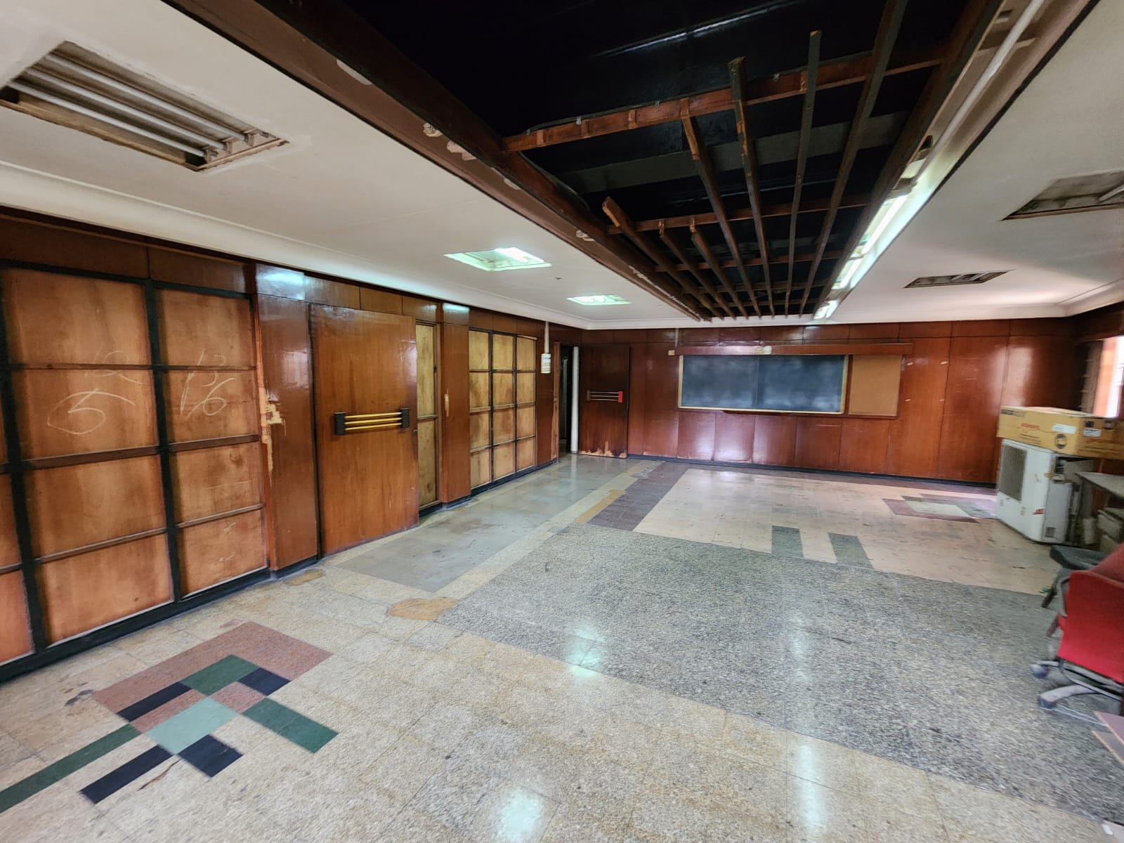 Office for Sale in Fort Mumbai