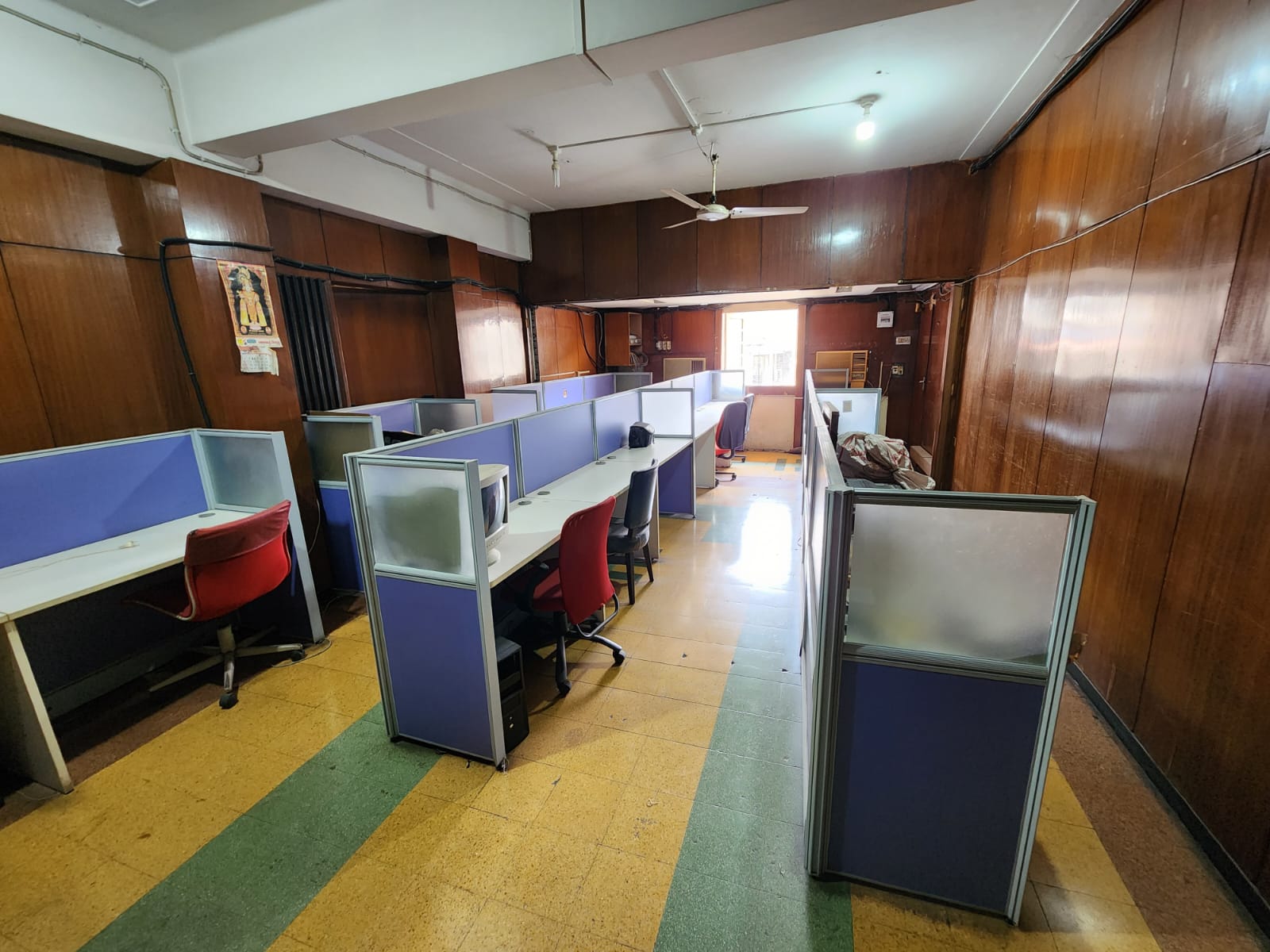Office for Sale in Fort Mumbai