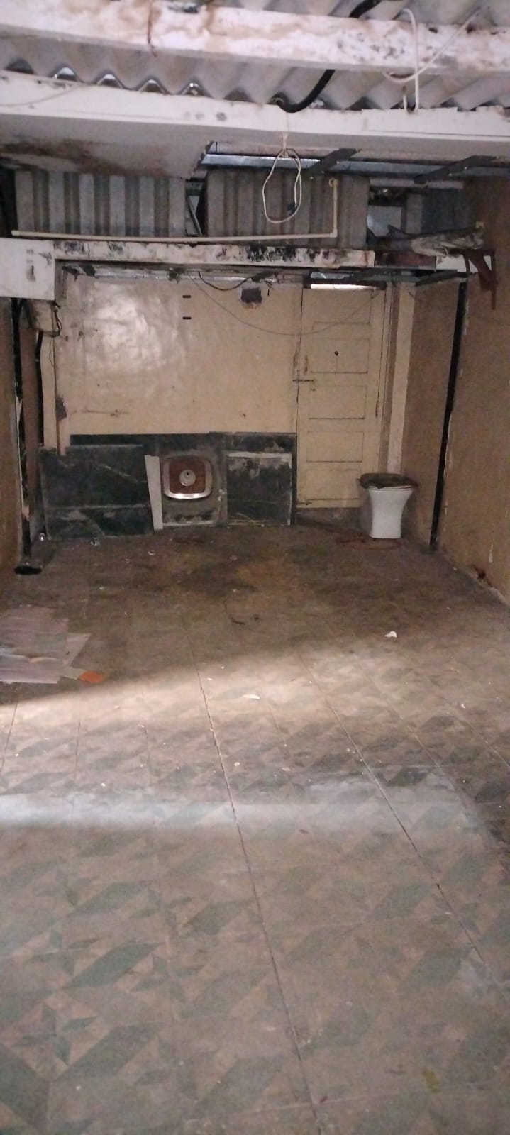 Showroom for Rent in Juhu Versova Link rd Mumbai