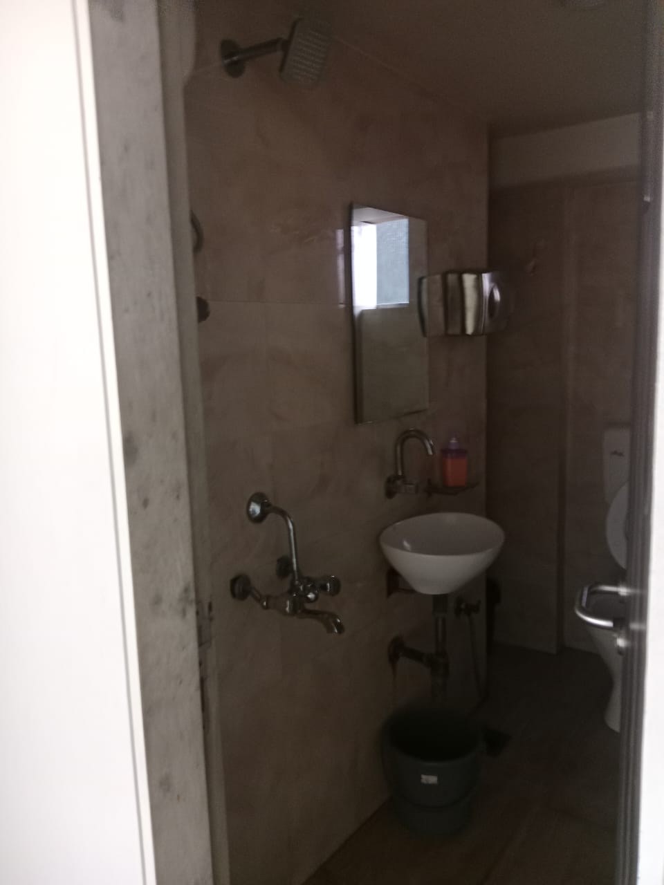 Office for Rent in Linking  Road Mumbai
