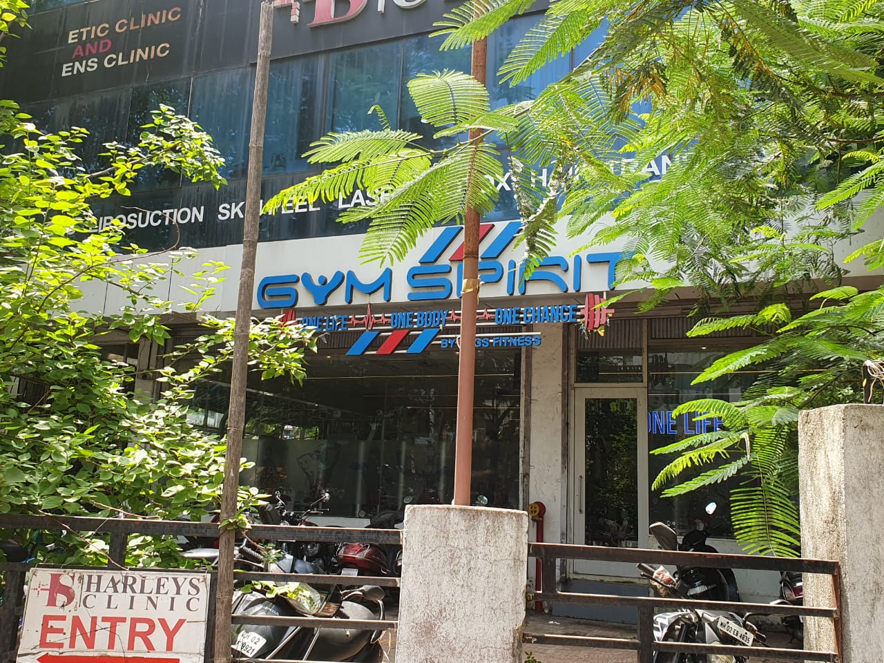 Showroom for Sale in 4 Bungalows Mumbai