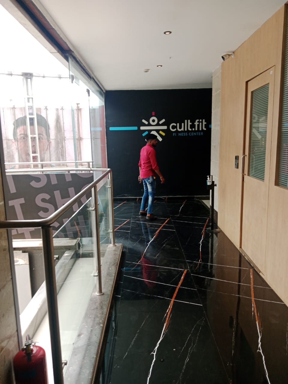 Office for Sale in Link  Road Mumbai