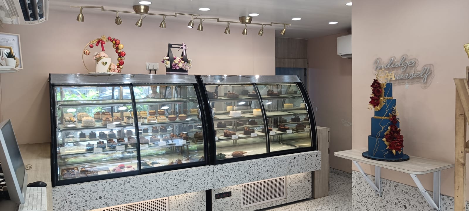 Shop for Rent in Pali Naka Mumbai