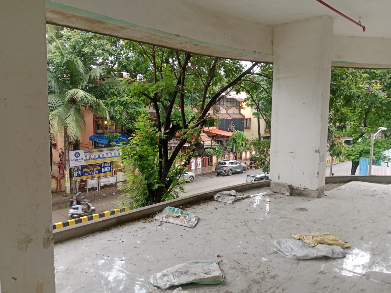 Showroom for Rent in M G  Road Mumbai