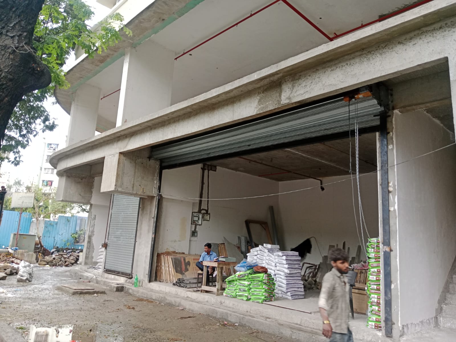Showroom for Rent in M G  Road Mumbai
