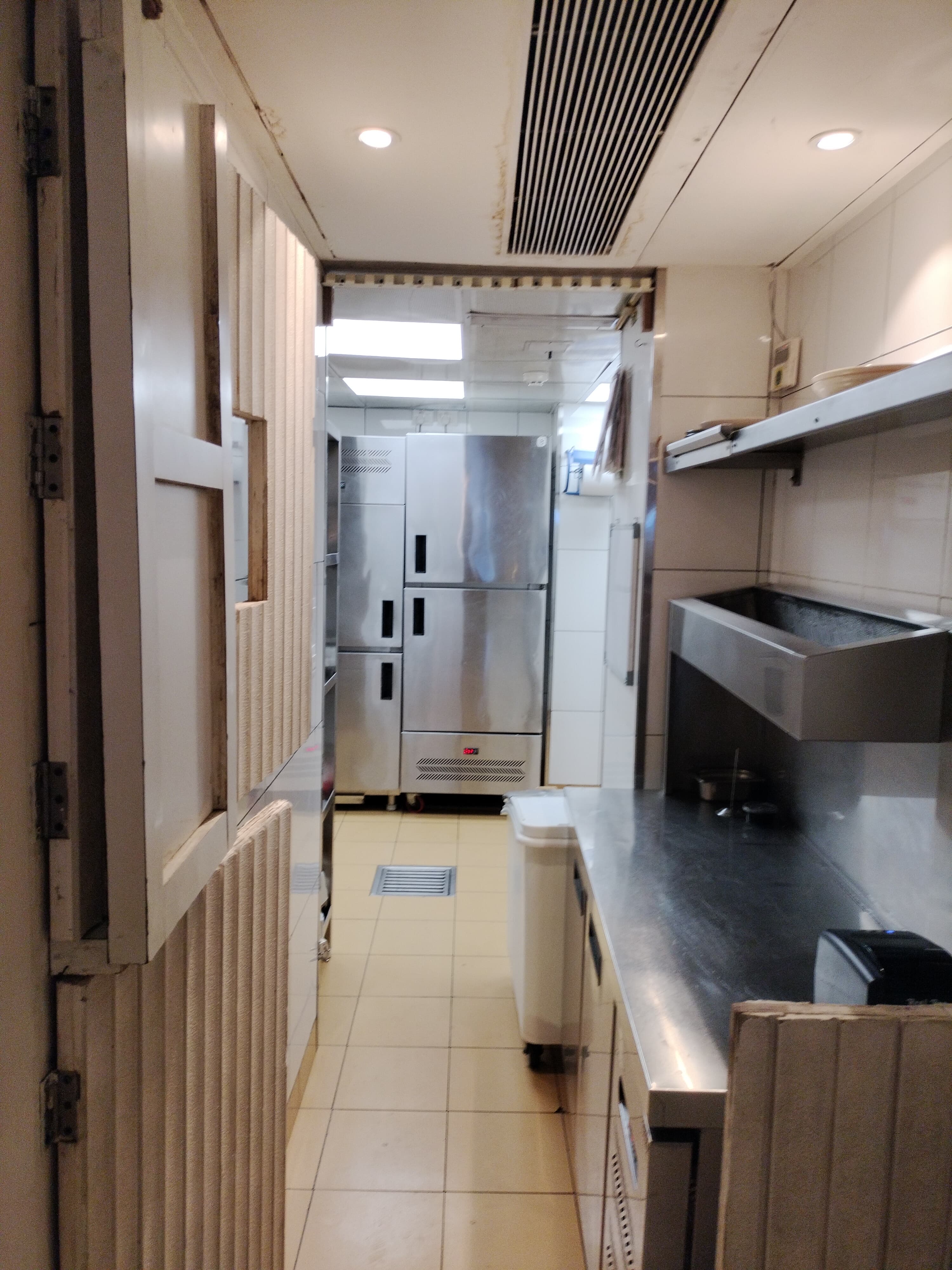 Restaurant for Rent in 35 Road Mumbai