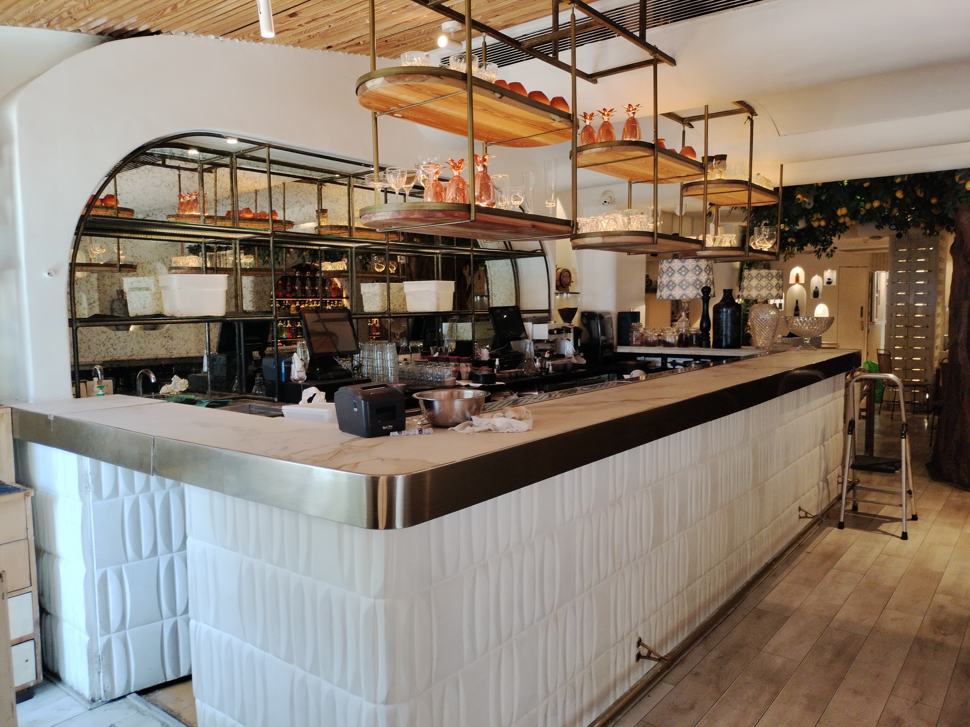 Restaurant for Rent in 35 Road Mumbai
