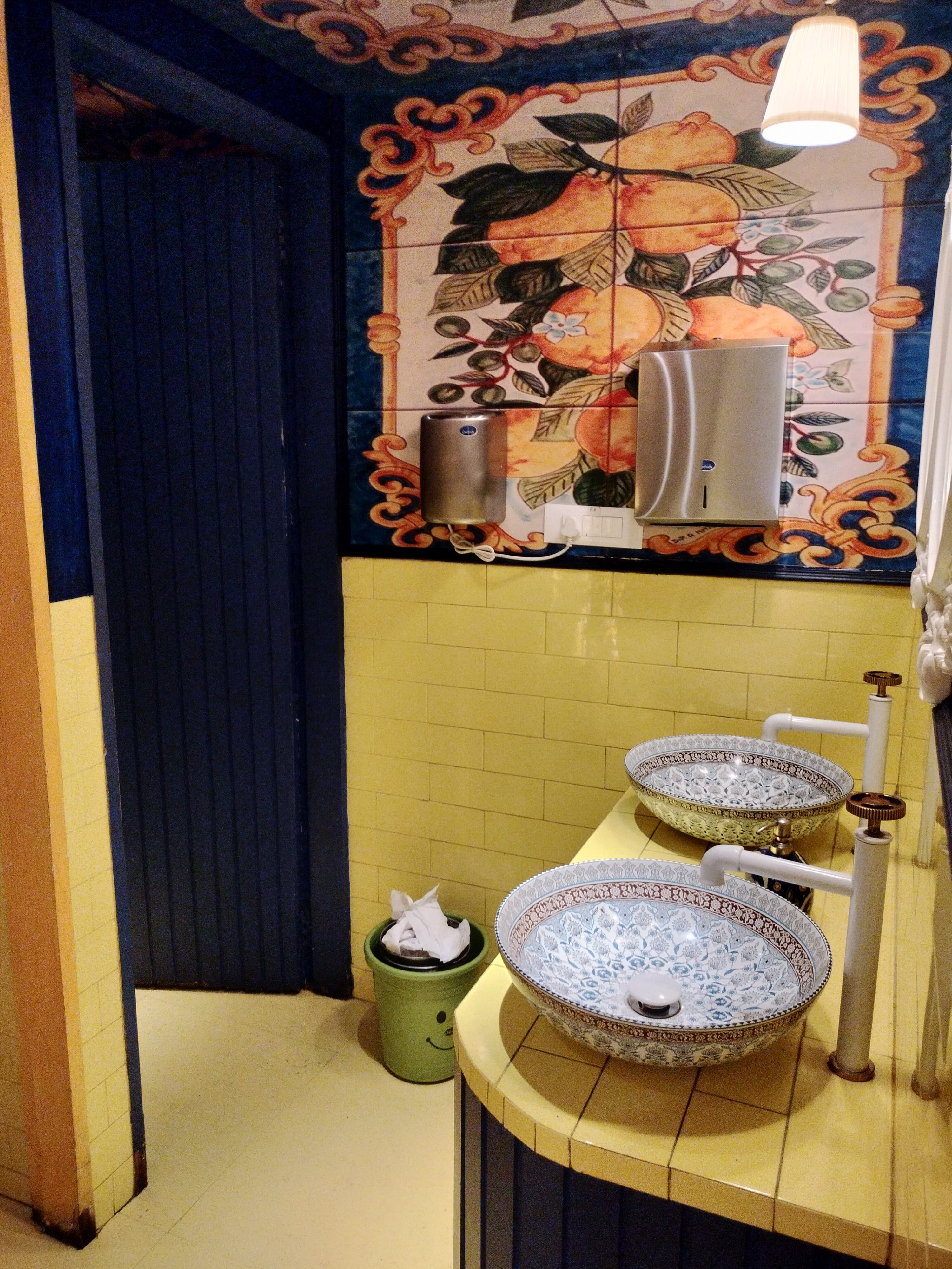 Restaurant for Rent in 35 Road Mumbai