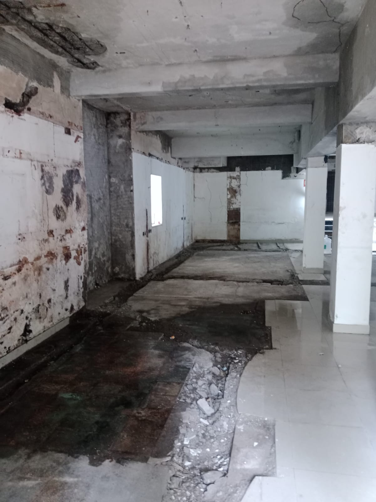 Showroom for Rent in Santacruz West Mumbai