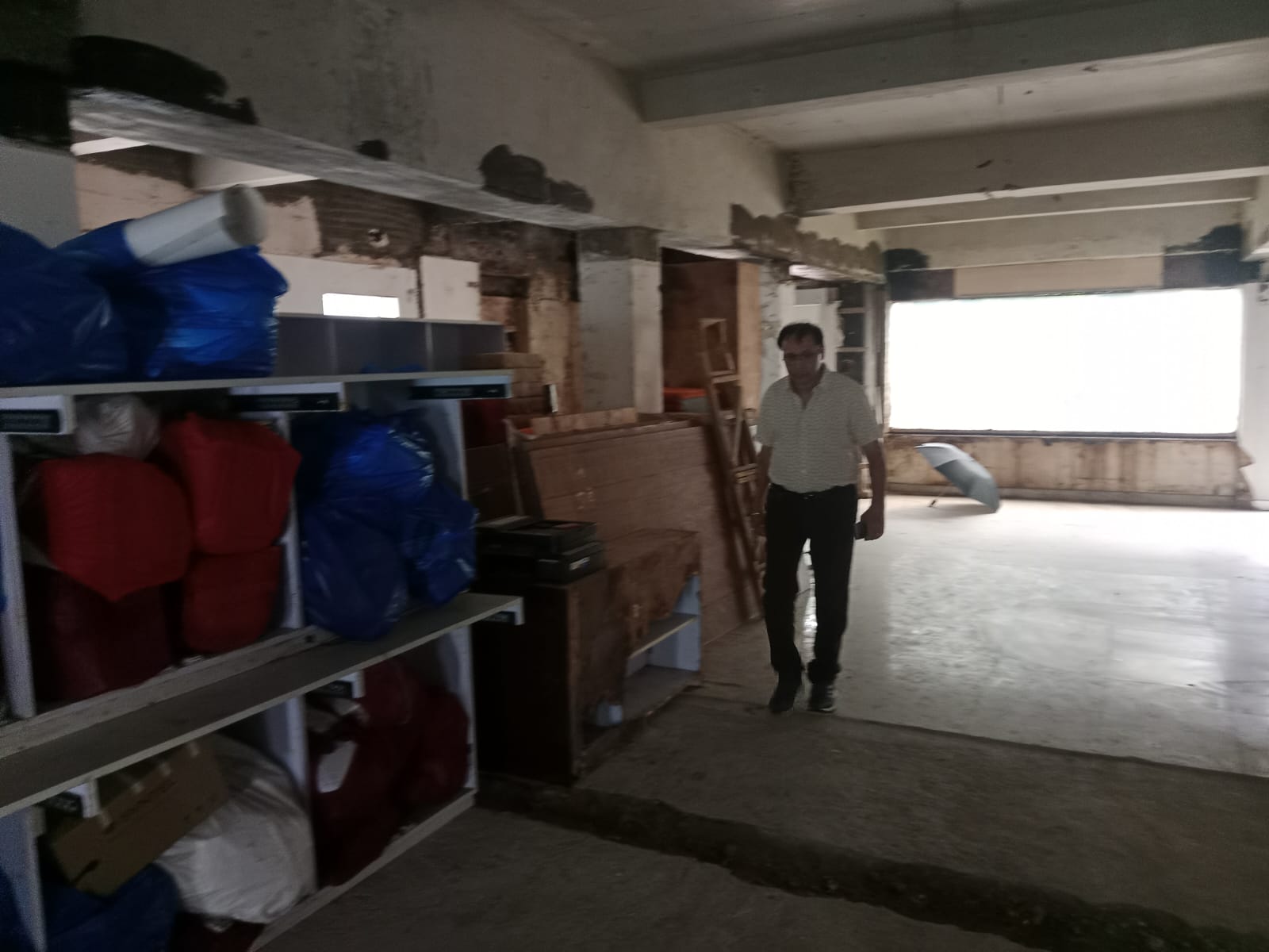 Showroom for Rent in Santacruz West Mumbai