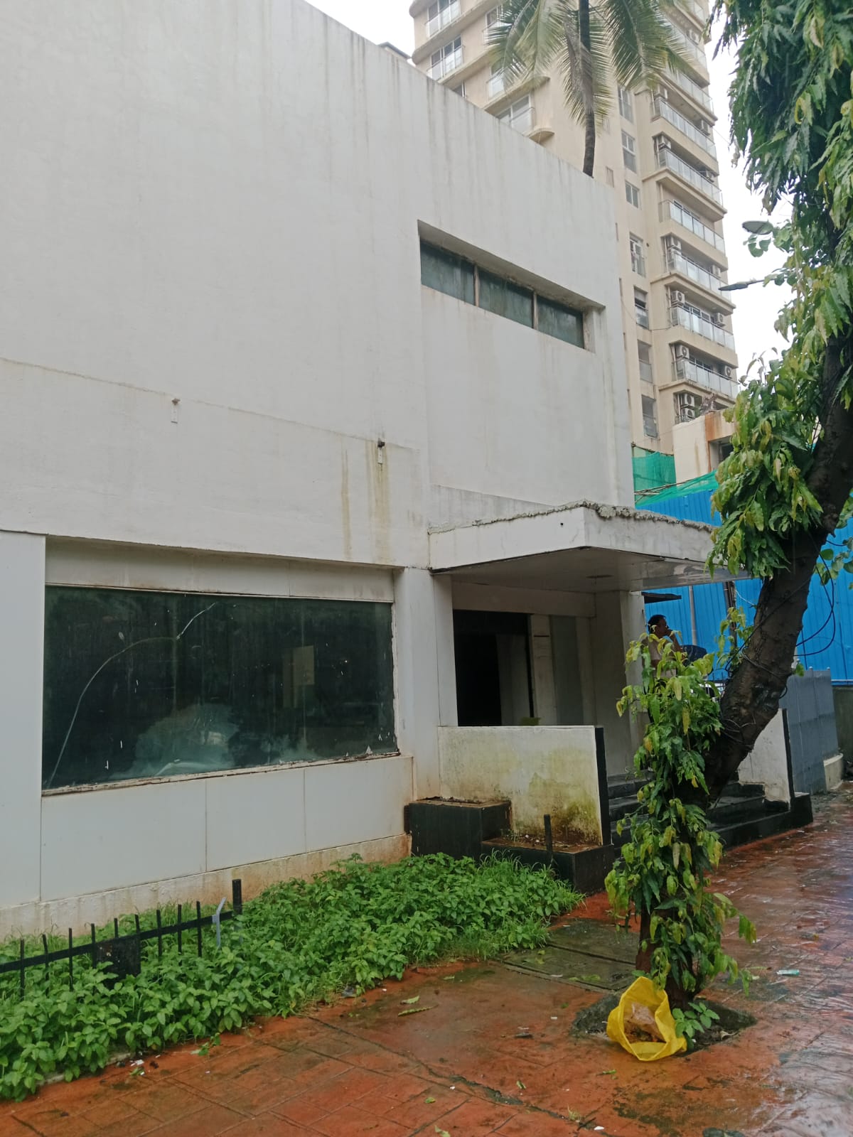 Showroom for Rent in Santacruz West Mumbai