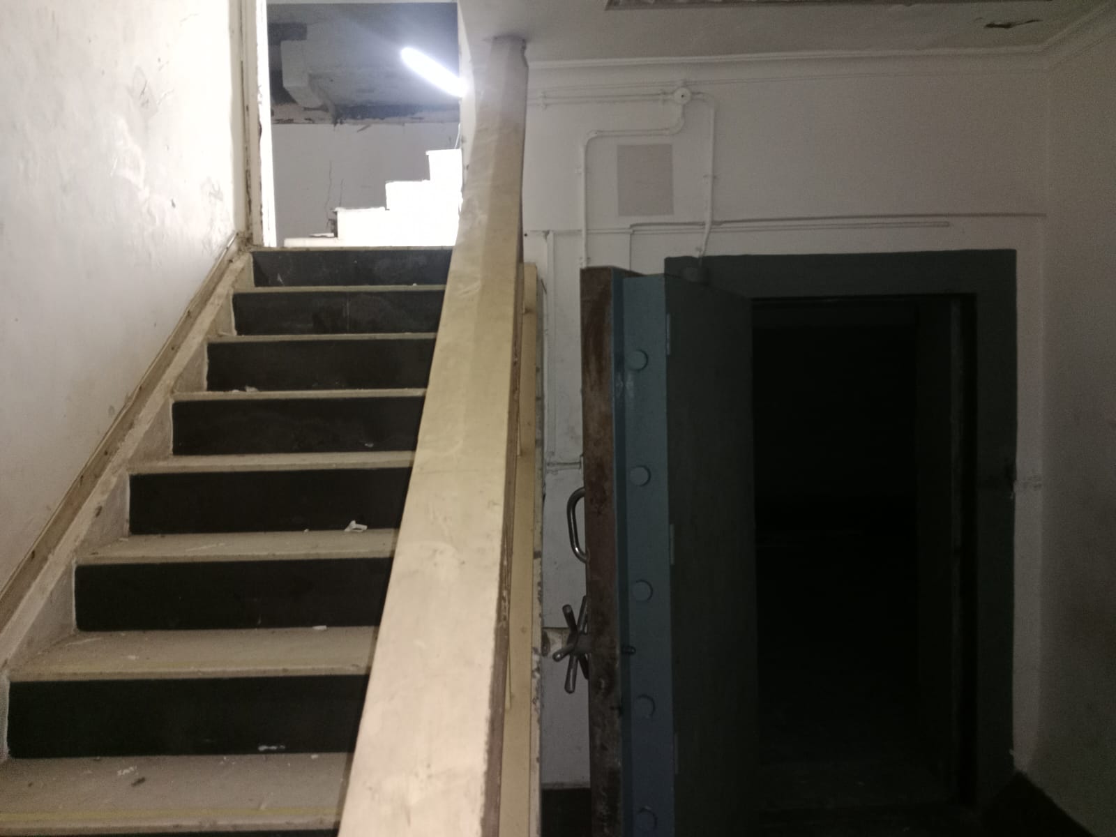 Showroom for Rent in Santacruz West Mumbai