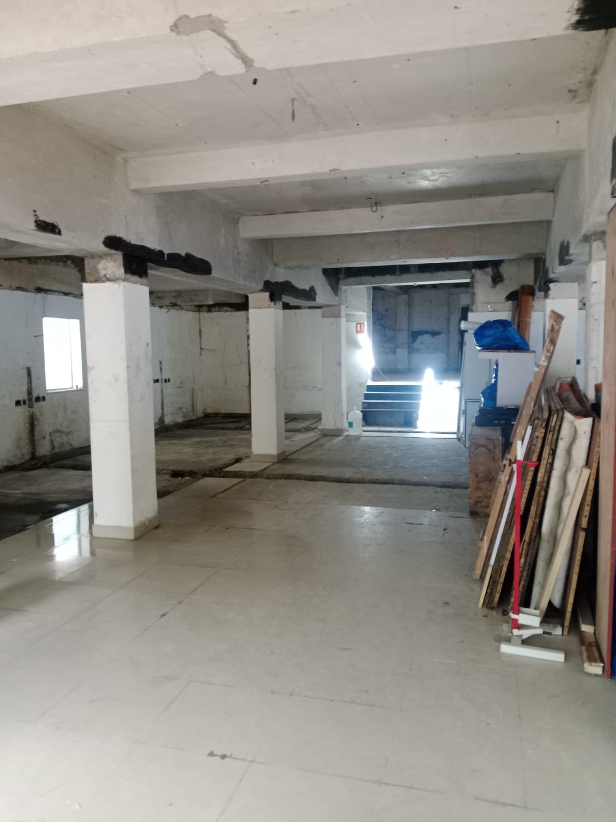 Showroom for Rent in Santacruz West Mumbai