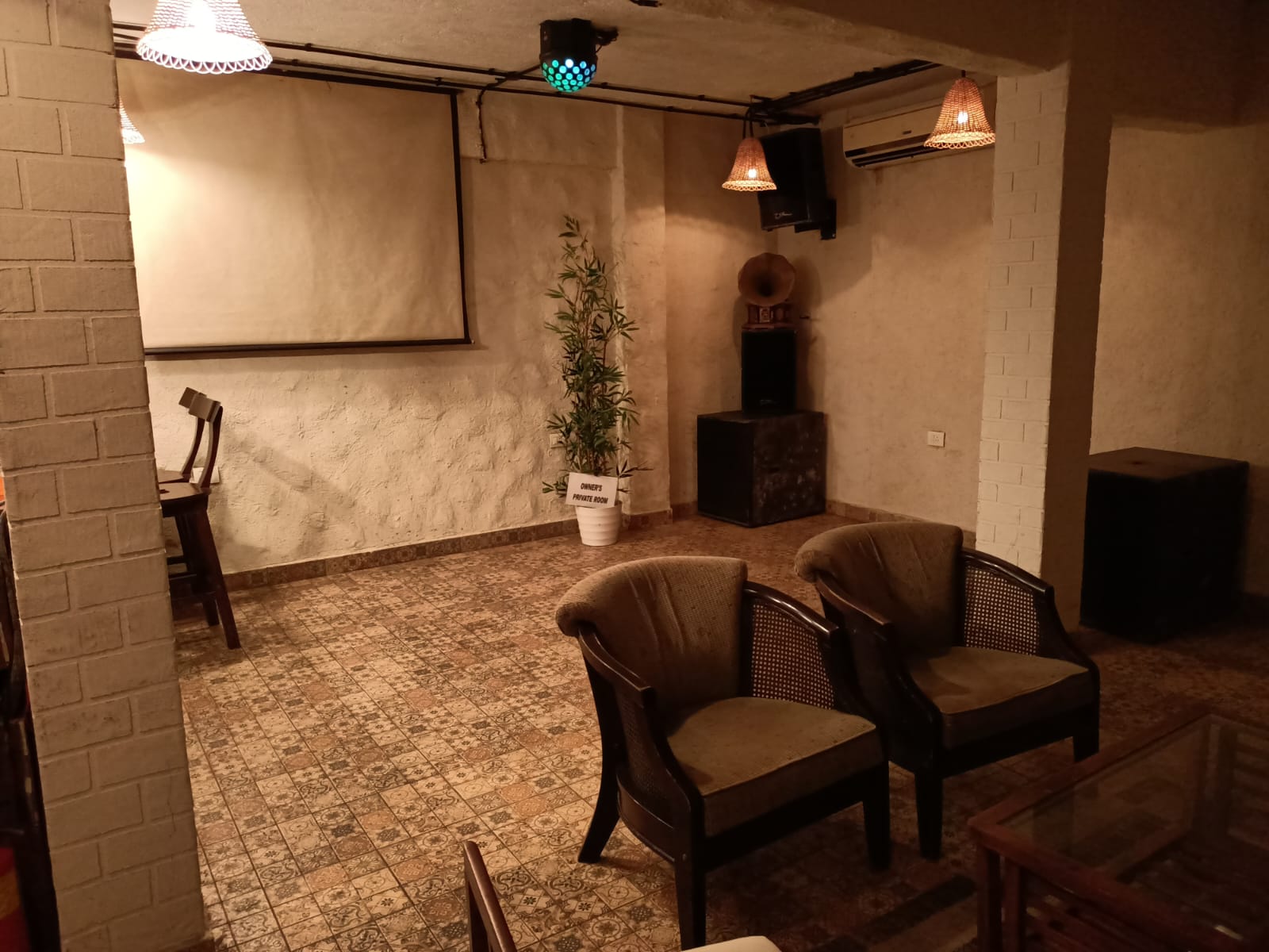 Restaurant for Rent in Bandra West Mumbai