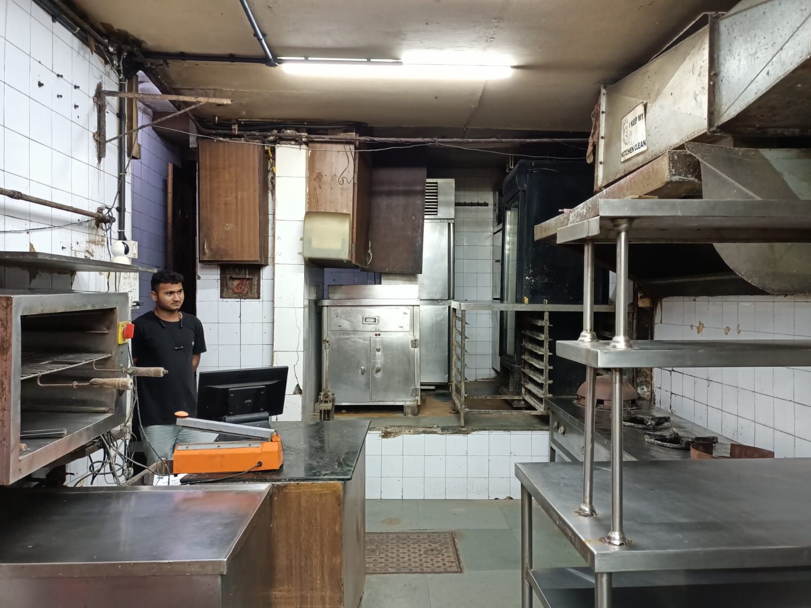 Restaurant for Rent in Bandra West Mumbai