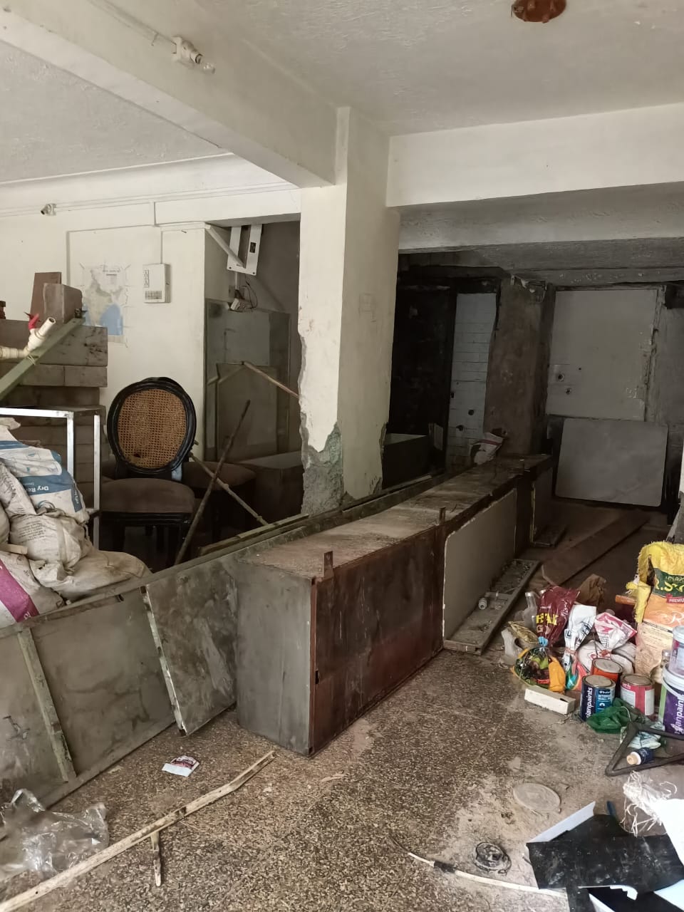 Salon for Rent in Guru Nanak Park Mumbai