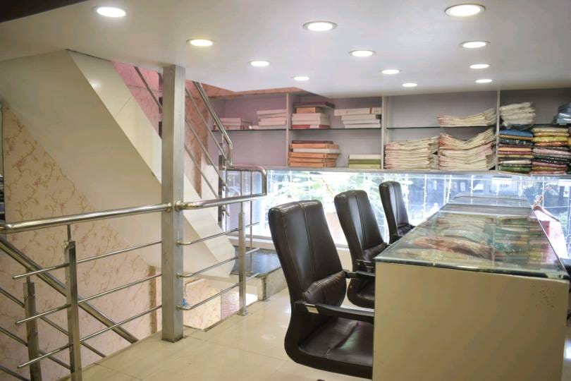 Showroom for Rent in Main Road Pune
