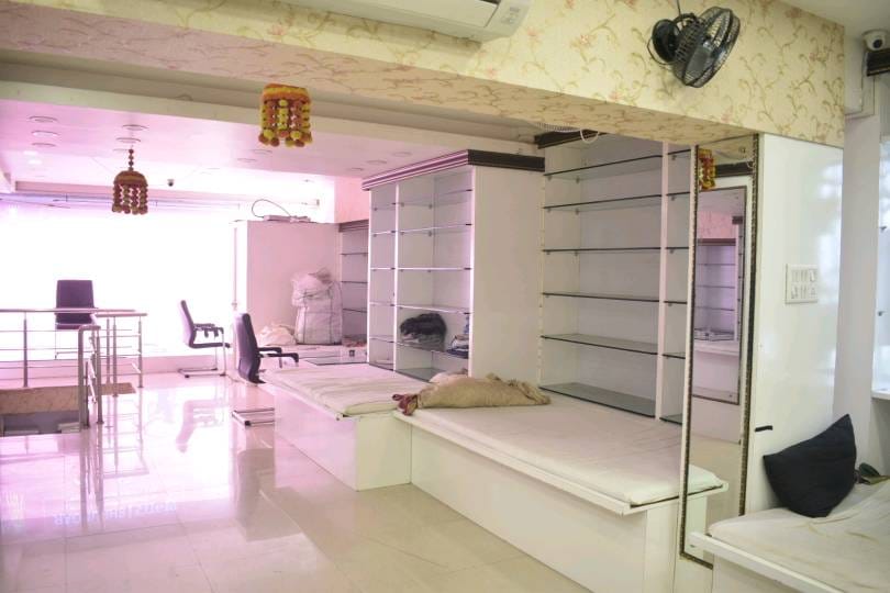 Showroom for Rent in Main Road Pune