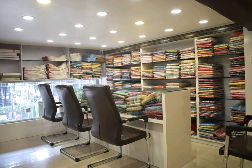 Showroom for Rent in Main Road Pune