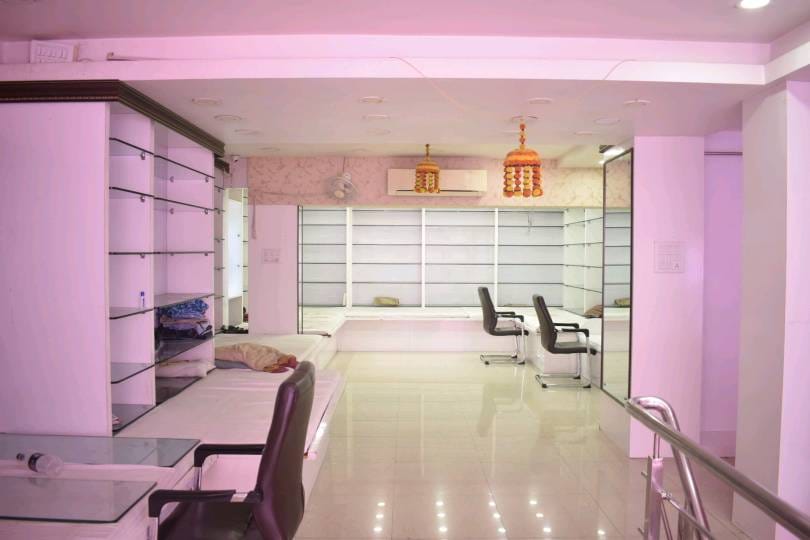 Showroom for Rent in Main Road Pune