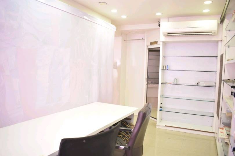 Showroom for Rent in Main Road Pune