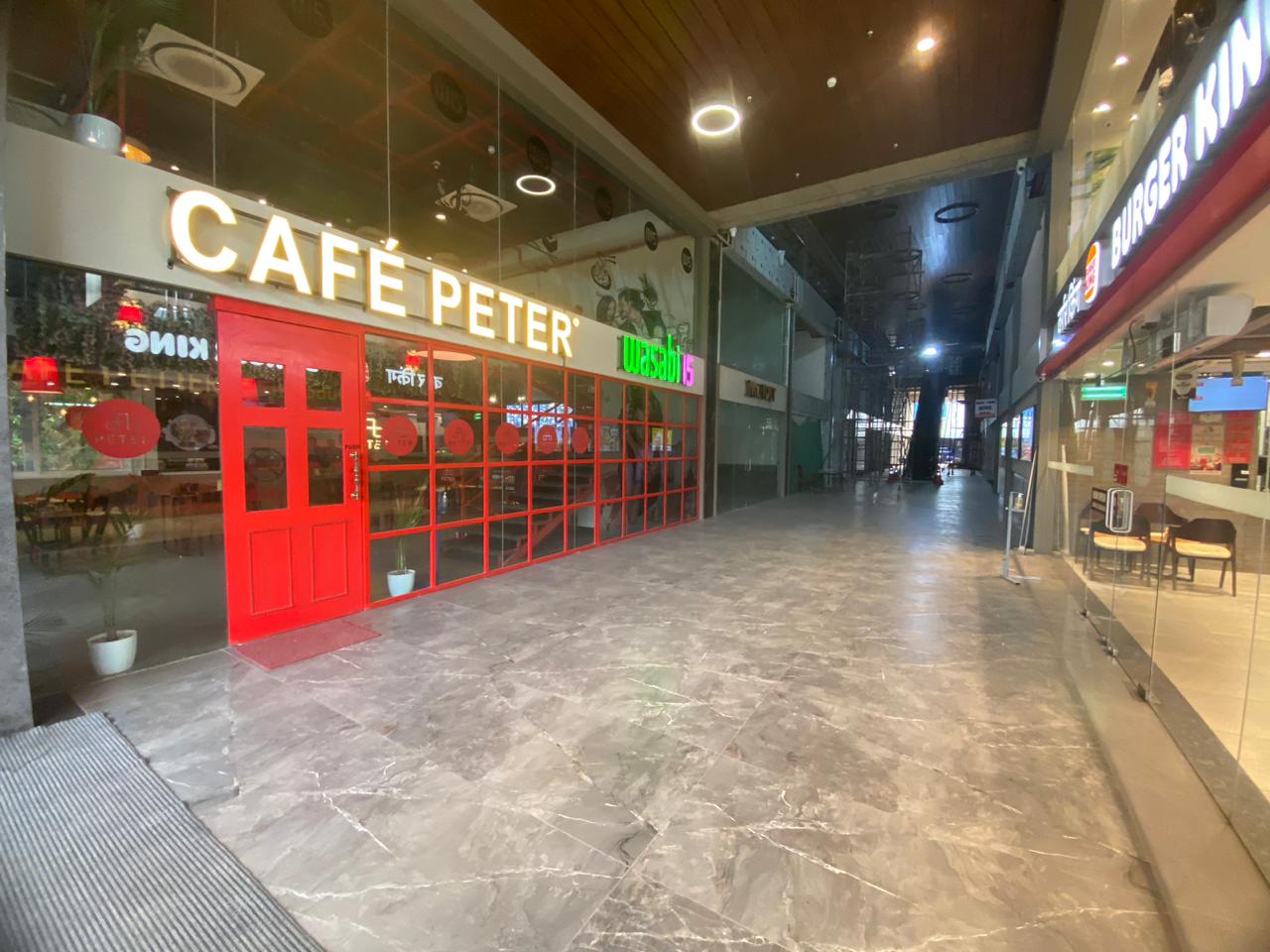 Restaurent & Bar for Rent in Main Road Pune