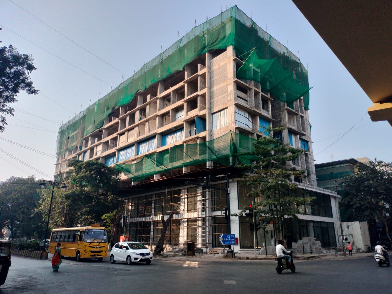 Showroom for Rent in Santacruz West Mumbai