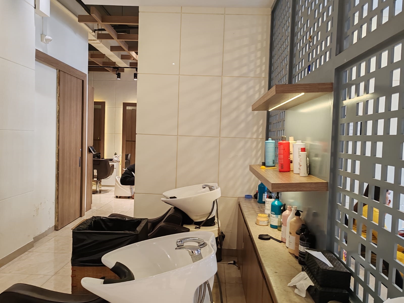 Showroom for Rent in Andheri East Mumbai