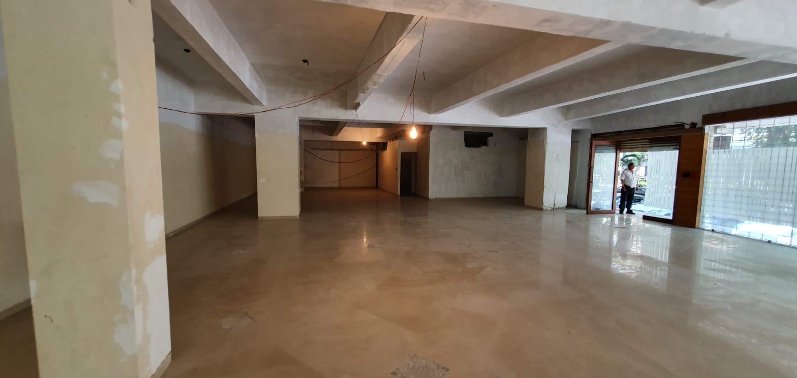 Showroom for Rent in Jamnalal Bajaj Marg Mumbai