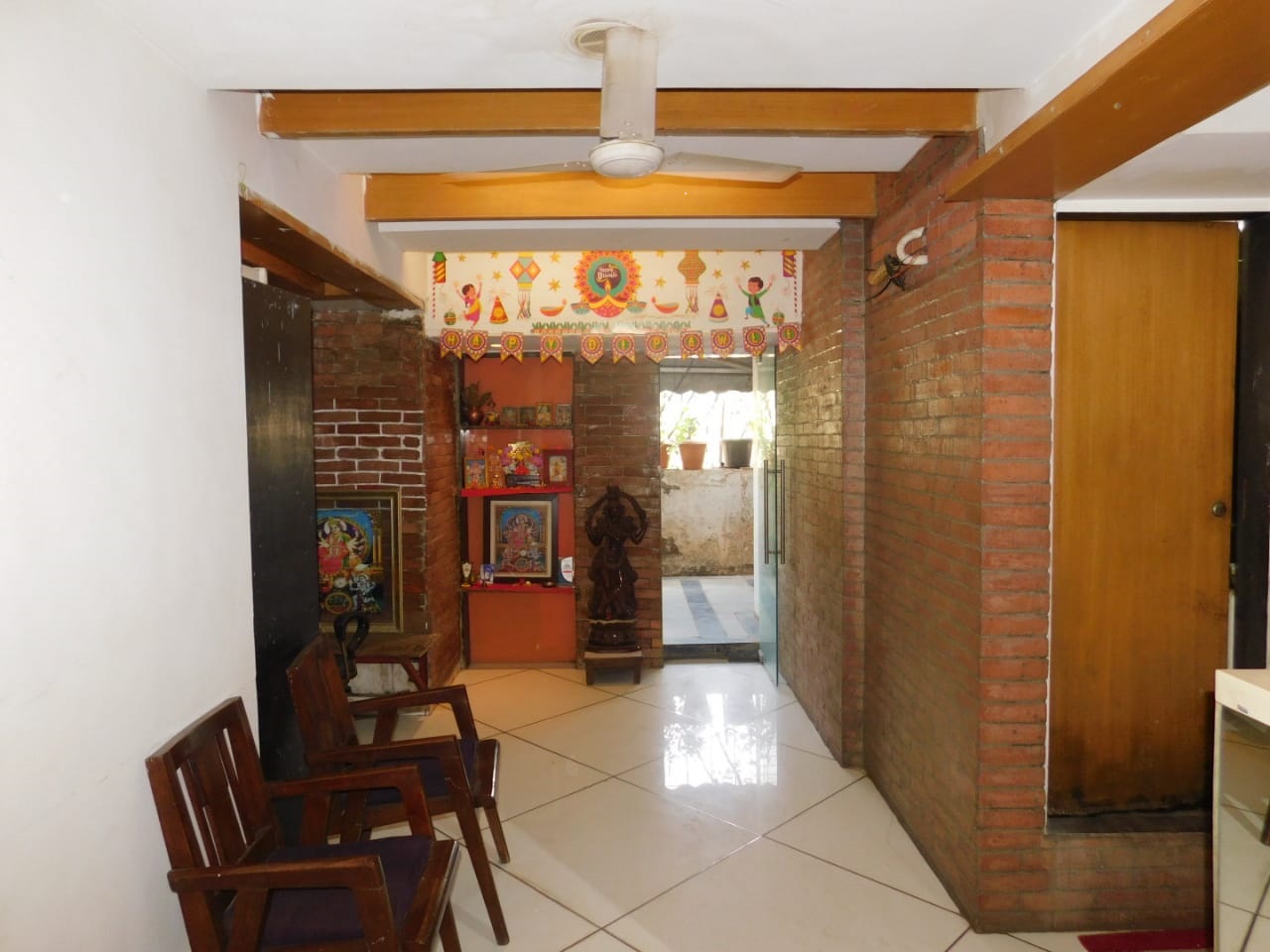 Office for Sale in Santacruz West Mumbai
