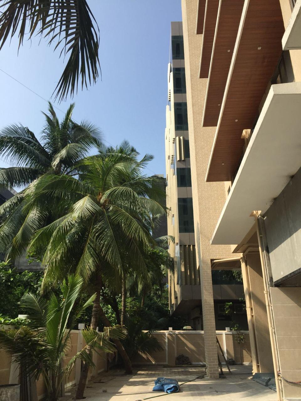 Apartment for Sale in Off New Link Road Mumbai