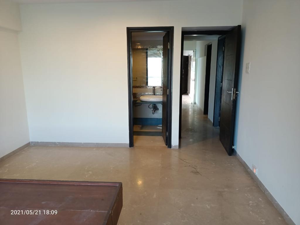 4 BHK Apartment for Sale in Khar West Mumbai