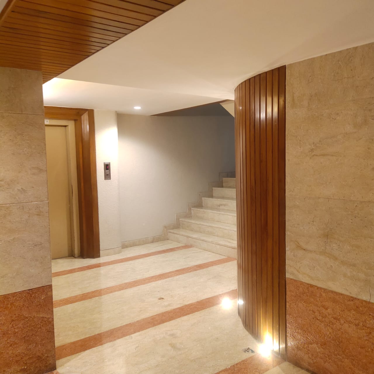 Apartment for Rent in Almeida park Mumbai