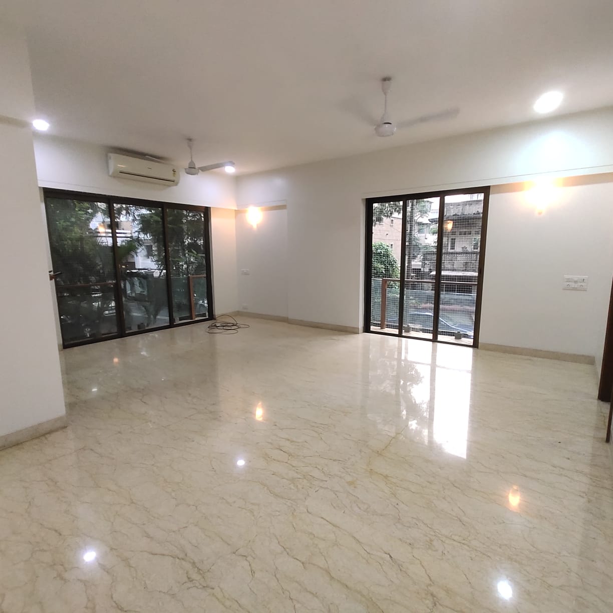 Apartment for Rent in Almeida park Mumbai