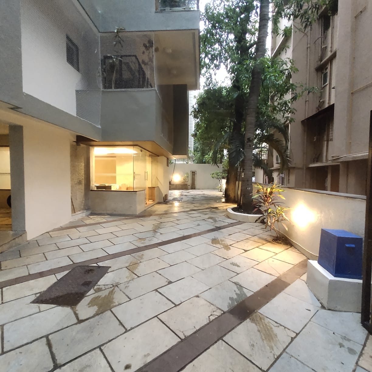 Apartment for Rent in Almeida park Mumbai