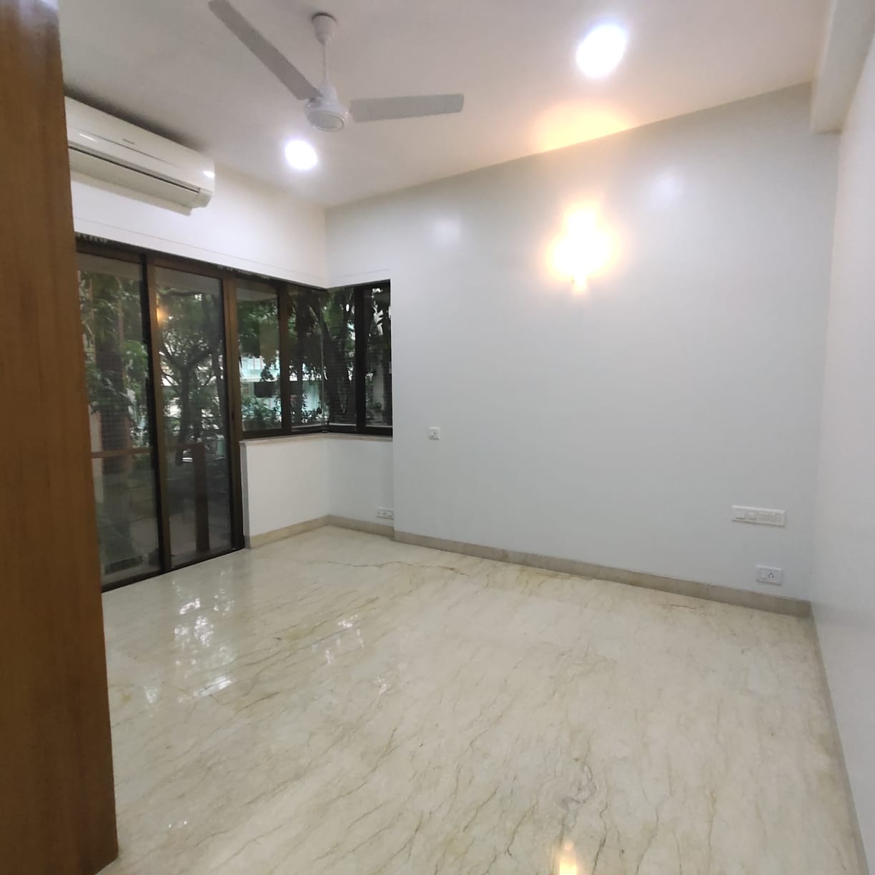 Apartment for Rent in Almeida park Mumbai