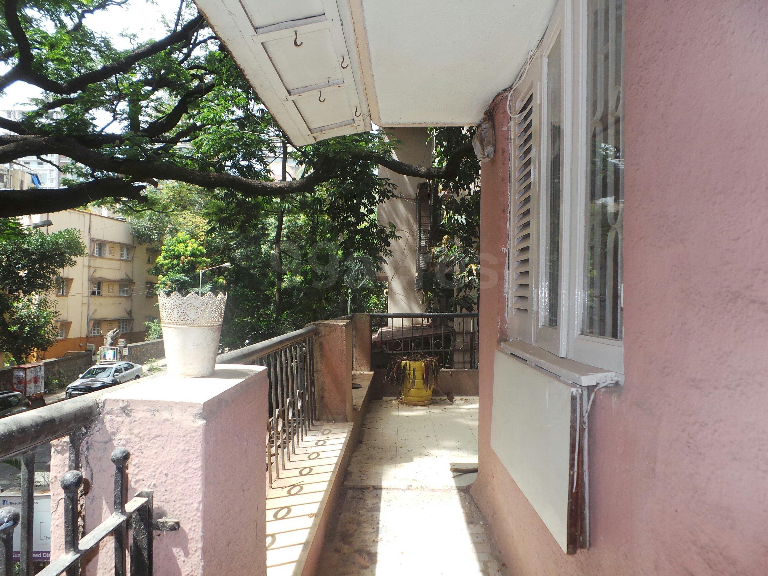 2 BHK Apartment for Rent in Khar West Mumbai