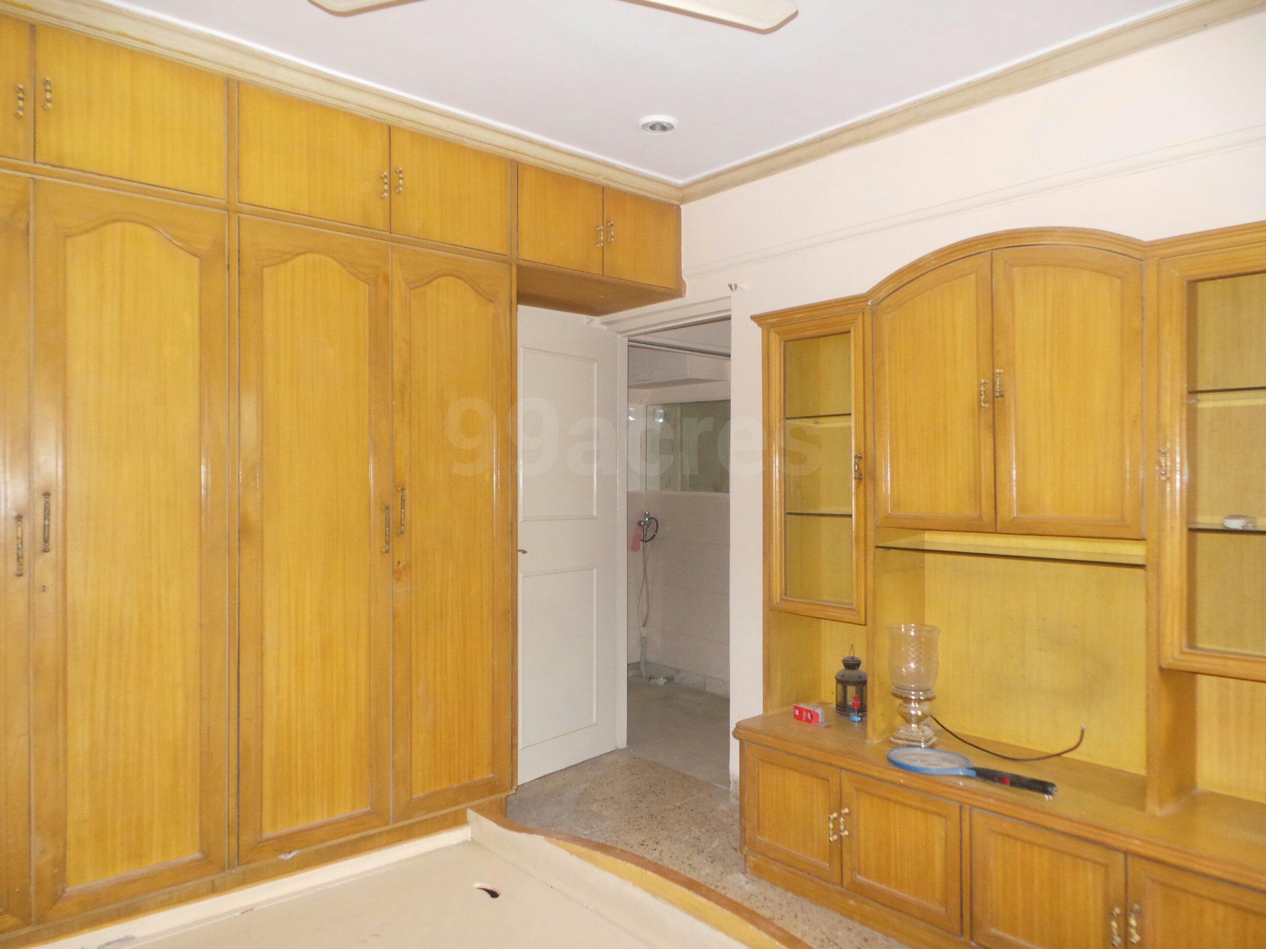 2 BHK Apartment for Rent in Khar West Mumbai
