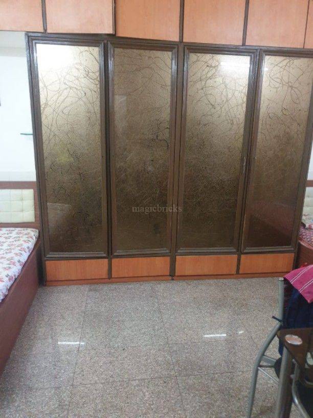 Apartment for Rent in N S Road No 5 Mumbai