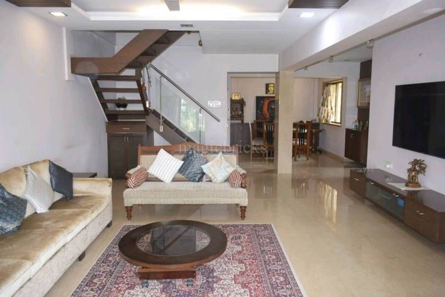 4 BHK Apartment for Sale in N S Road no.10 Mumbai