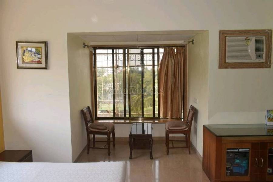 4 BHK Apartment for Sale in N S Road no.10 Mumbai