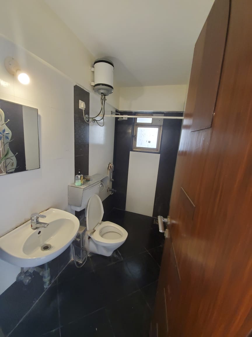 3 BHK Apartment for Rent in Almeida park Mumbai
