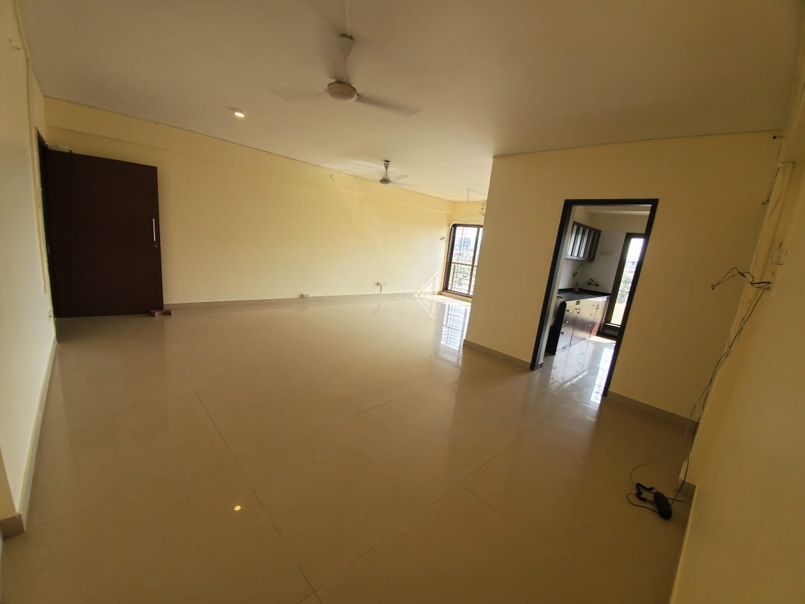 3 BHK Apartment for Rent in Almeida park Mumbai