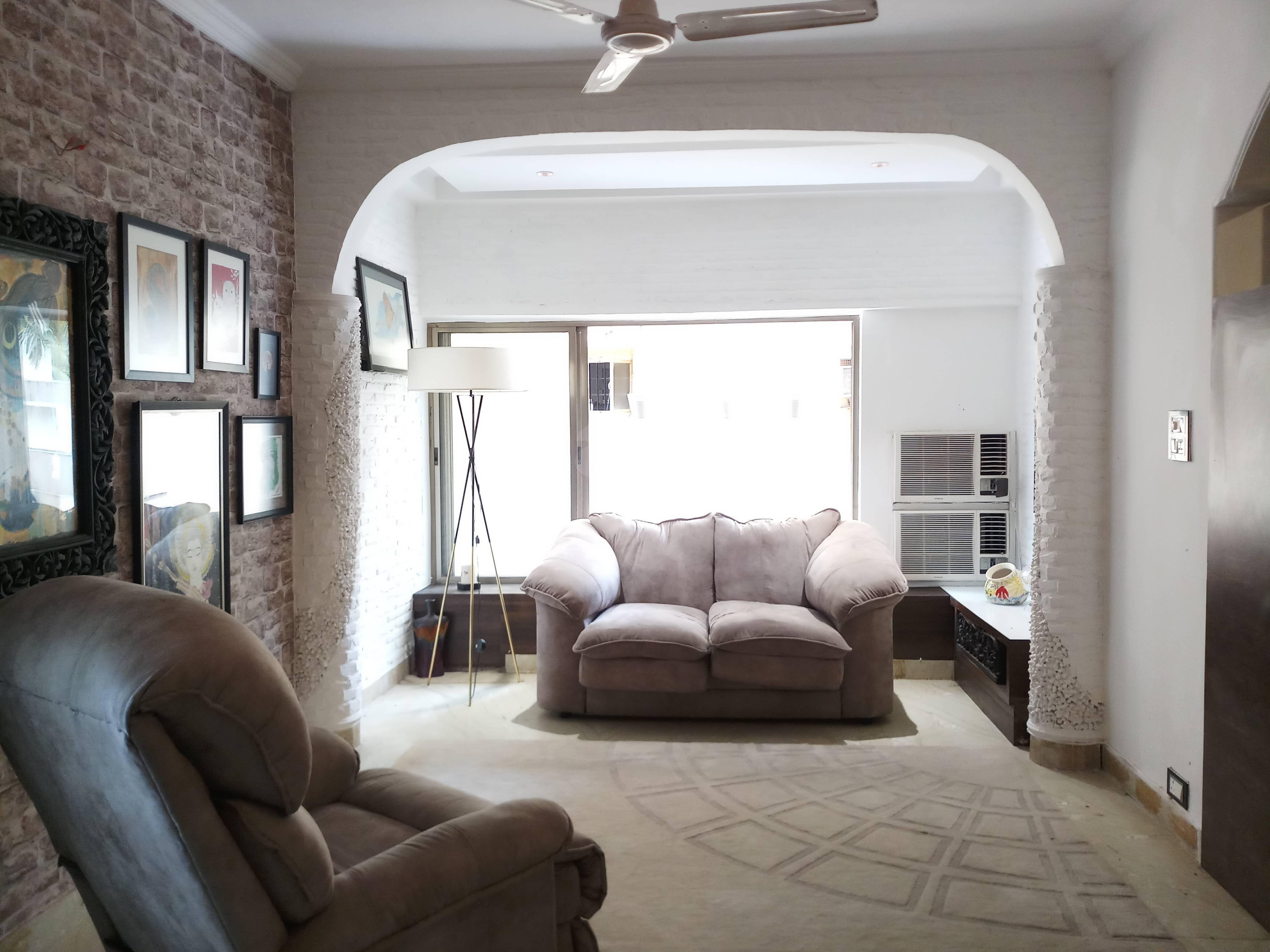 2 BHK Apartment for Rent in Juhu Tara Rd Mumbai