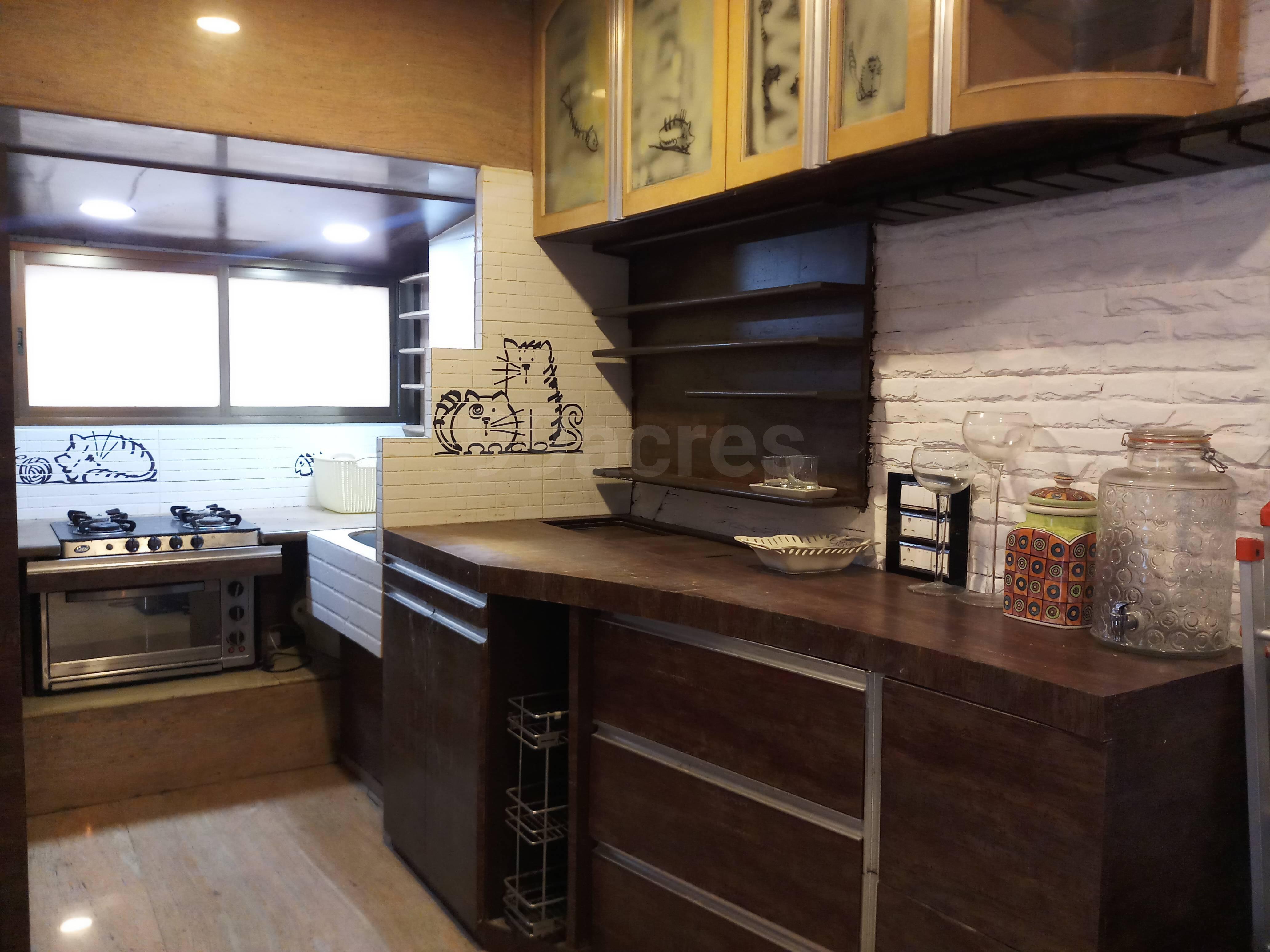 2 BHK Apartment for Rent in Juhu Tara Rd Mumbai