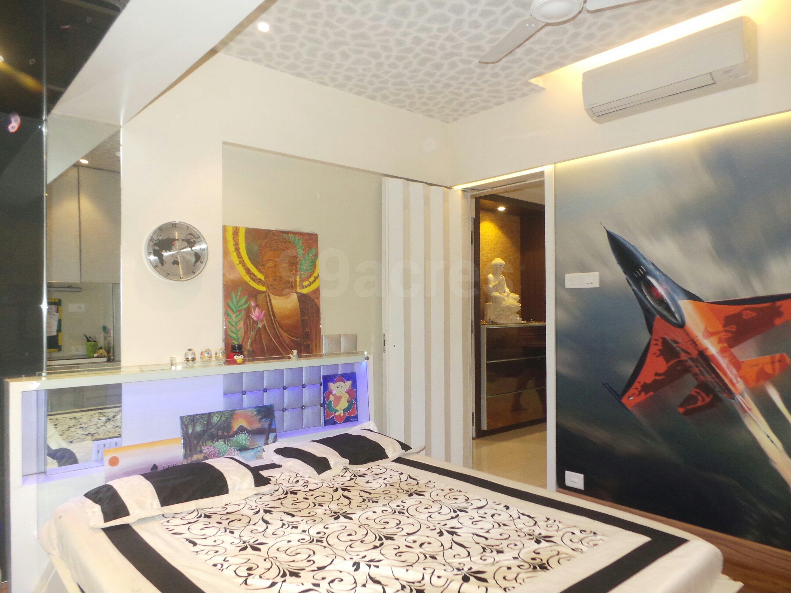 3 BHK Apartment for Sale in Sarojini Naidu Road Mumbai